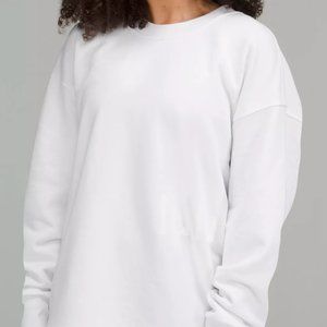 Lululemon NWT Perfectly Oversized Crew Graphic sz 4 color white